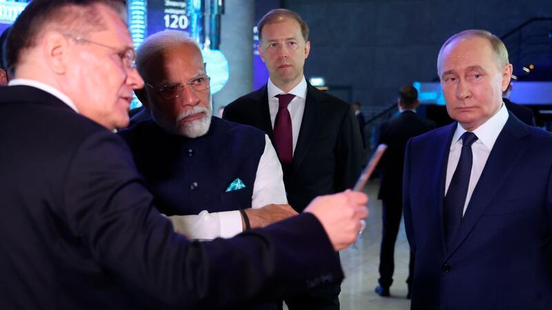 Russland feiert mit einem neuen neuen großen Museum mit sieben Etagen, davon vier unter der Erde, die Atomenergie.