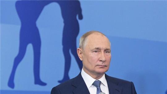 Russlands Präsident Wladimir Putin hat selbst einmal gesagt, dass ihm aus Sicherheitsgründen die Nutzung eines Doppelgängers bei offiziellen Terminen ans Herz gelegt worden sei.