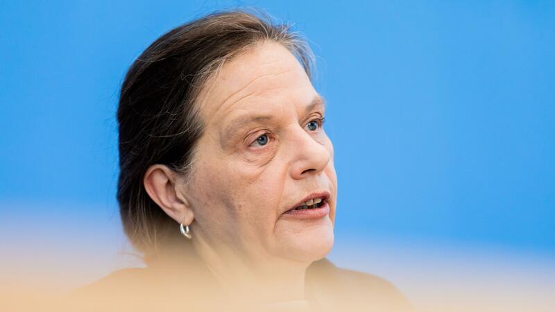 In Deutschland leben rund 83 Millionen Menschen Ruth Brand, die Präsidentin des Statistischen Bundesamtes, gibt die Ergebnisse des Zensus 2022 bekannt.