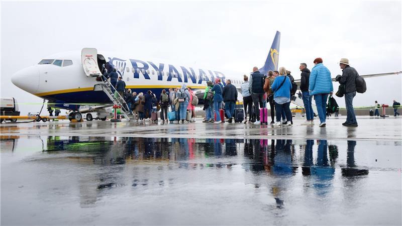 Ryanair macht sich an deutschen Flughäfen rar. 