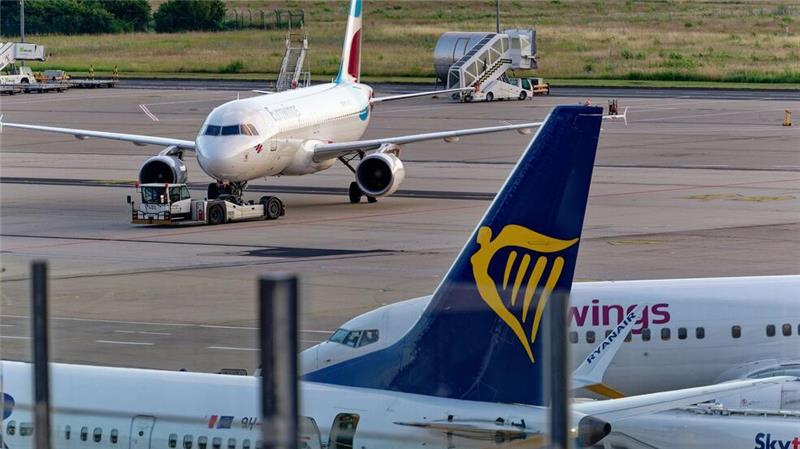 Ryanair und Eurowings konkurrieren bei Direktflügen. 