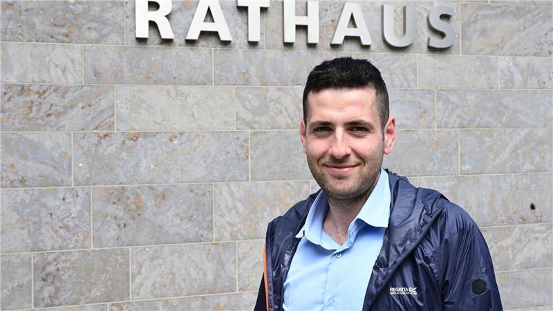 Ryyan Alshebl kam 2015 als Flüchtling nach Deutschland. Er ist einer von vielen eingebürgerten Syrern und heute Bürgermeister der baden-württembergischen Gemeinde Ostelsheim. (Archivfoto)