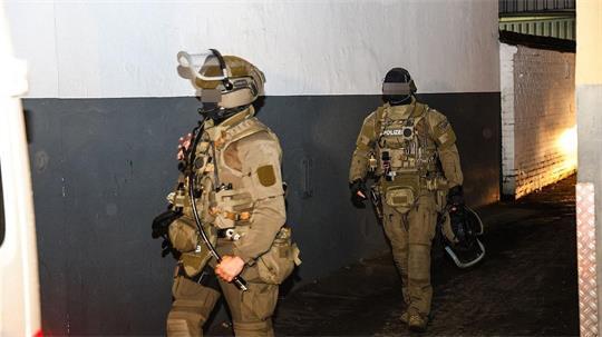 SEK-Beamte waren am Donnerstagabend in Hagen im Einsatz.