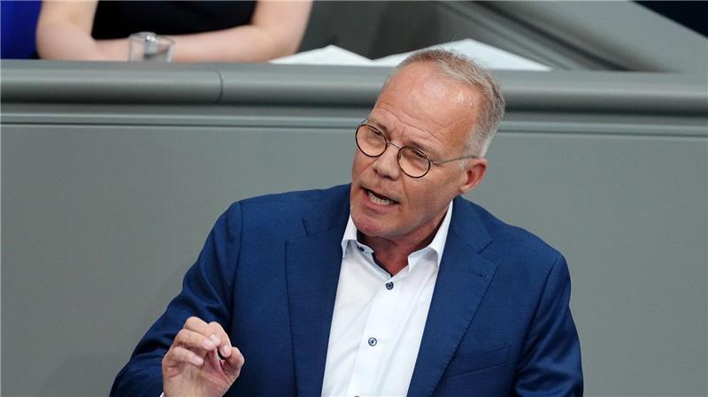 Miersch: SPD hat neuen Vorschlag für Richterwahl SPD-Fraktionschef Miersch geht davon aus, dass die Richterinnen und Richter für Karlsruhe im September gewählt werden. (Archivbild)