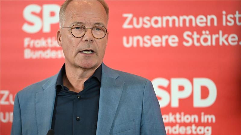 SPD-Fraktionschef Miersch hat ein Aussetzen der Schuldenbremse ins Gespräch gebracht. (Archivbild) 