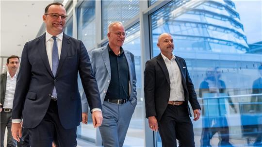 SPD-Fraktionschef Miersch reagiert gelassen auf den Kanzler-Appell zu mehr Kompromissfähigkeit. (Archivbild)