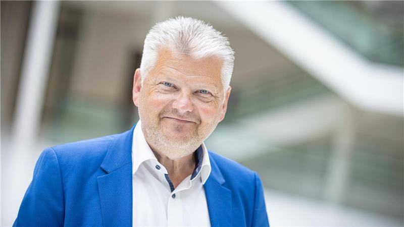 SPD-Fraktionschef gegen pauschales Handyverbot an Schulen SPD-Fraktionschef Politze hält die Handy-Pläne der CDU für zu weitgehend. (Archivbild)