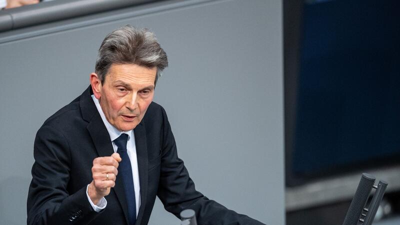 SPD-Fraktionschef Rolf Mützenich warnt wegen der Einsparungen vor einer Spaltung der Gesellschaft.