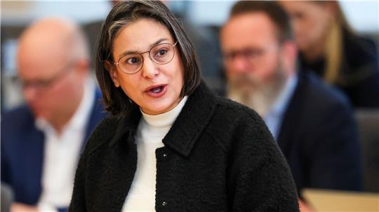 SPD-Fraktionschefin Serpil Midyatli wirft der Koalition eine Inszenierung in der Haushaltspolitik vor. (Archivbild)