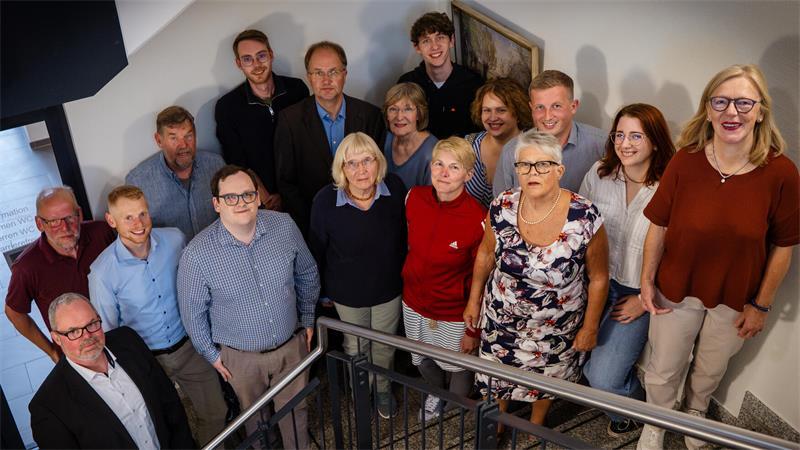 SPD-Kandidaten an der Lühe: Bernhard Kliemchen, Jürgen Michaelis, Christian Gensch, Uwe Brümmer, Justin Mahlke, Jonas Jarck, Stefan Schimkatis, Ursula Rayiet, Susan Cousins, Haucke Ilsemann, Ina Rinck, Anna Lena Michaelis, Michaela Peske, Tom Junge, Lilli Jarck und Vera Bochdalofsky (von links).