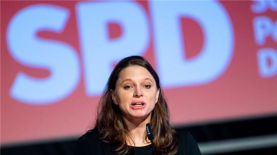SPD-Landesvorsitzende Melanie Leonhard bei einem Parteitag.