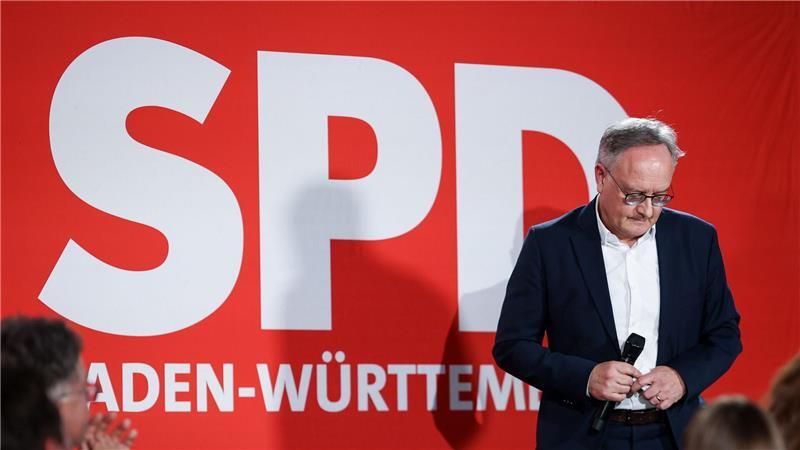 Wahl in Baden-Württemberg: Özdemirs Grüne hauchdünn vor CDU SPD-Spitzenkandidat Andreas Stoch zog Konsequenzen aus dem schwachen Abschneiden seiner Partei.