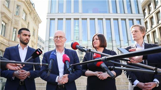 SPD und Grüne wollen Bürokratie abbauen und Planungsverfahren verkürzen, aber gleichzeitig den Blick für die Natur nicht verlieren. 