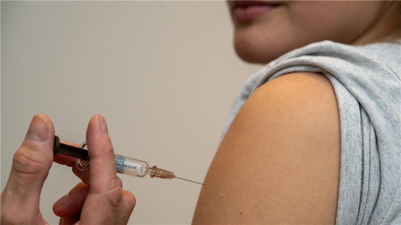 SPD und Grüne wollen die HPV-Impfquote unter Hamburgs Jugendlichen erhöhen. (Archivbild)