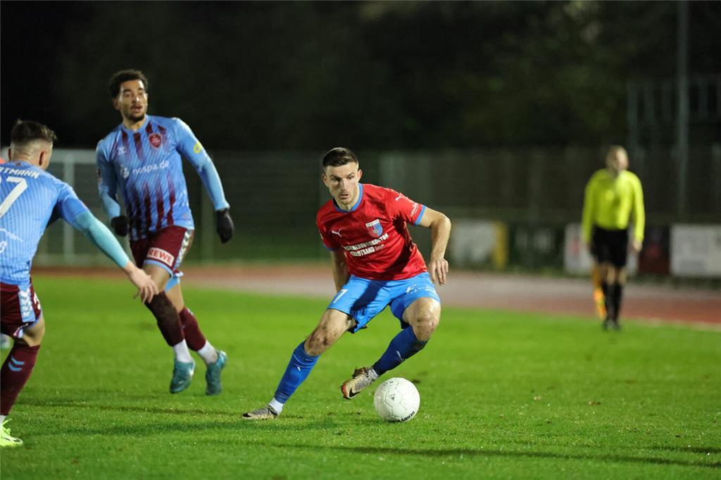 SV Drochtersen Assel - SC Weiche Flensburg, Freitag, 15. November 2024.