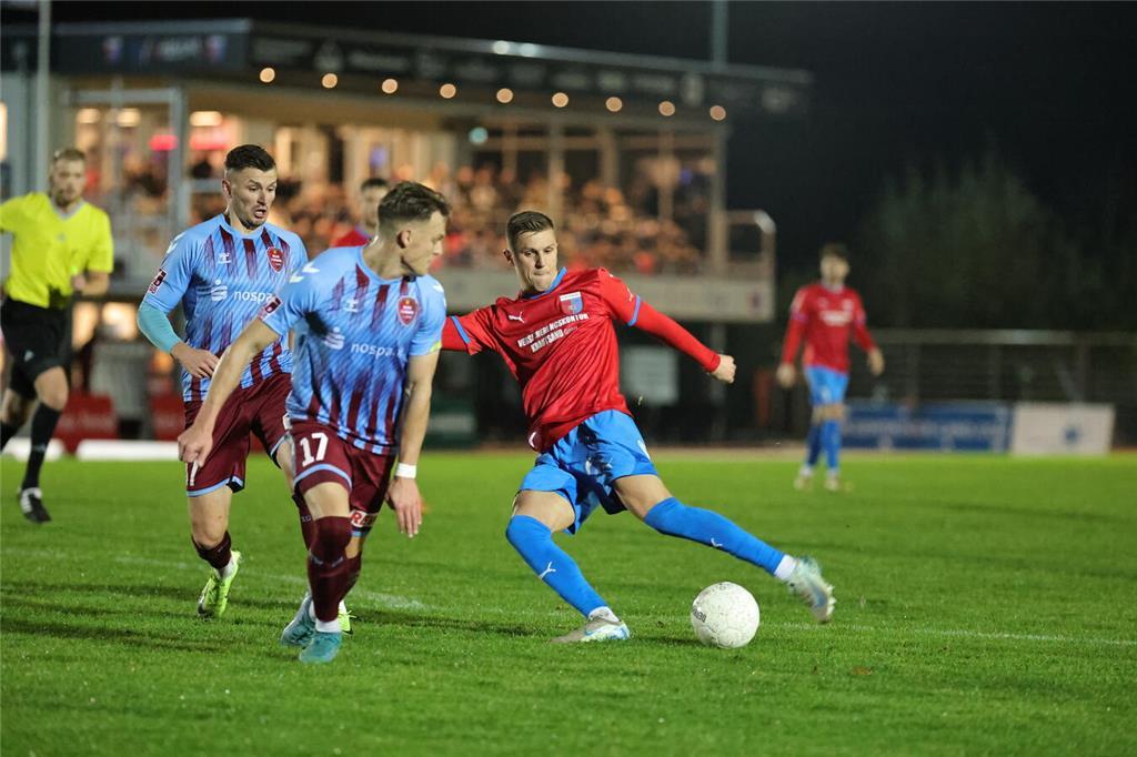 SV Drochtersen Assel - SC Weiche Flensburg, Freitag, 15. November 2024.