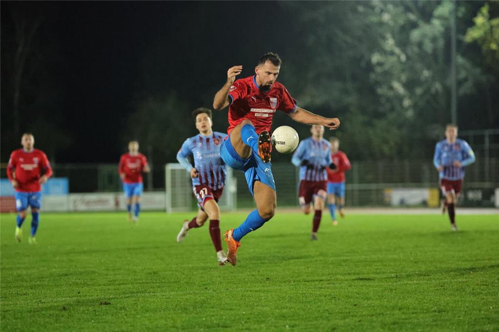 SV Drochtersen Assel - SC Weiche Flensburg, Freitag, 15. November 2024.