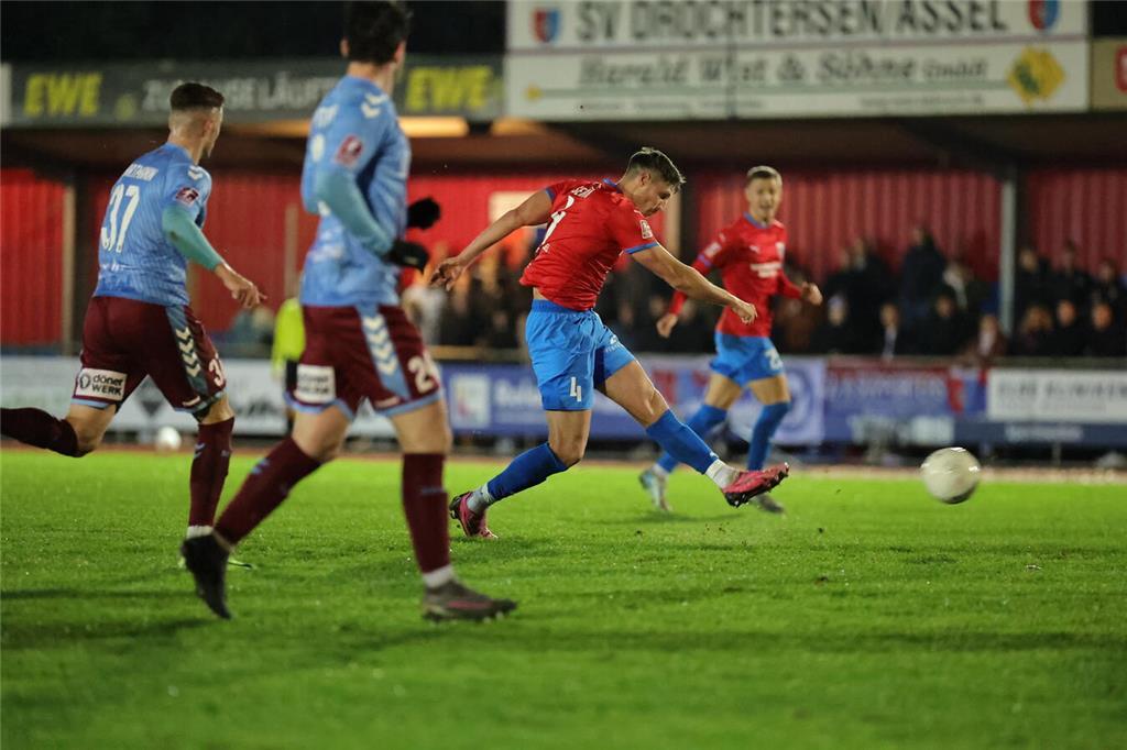 SV Drochtersen Assel - SC Weiche Flensburg, Freitag, 15. November 2024.