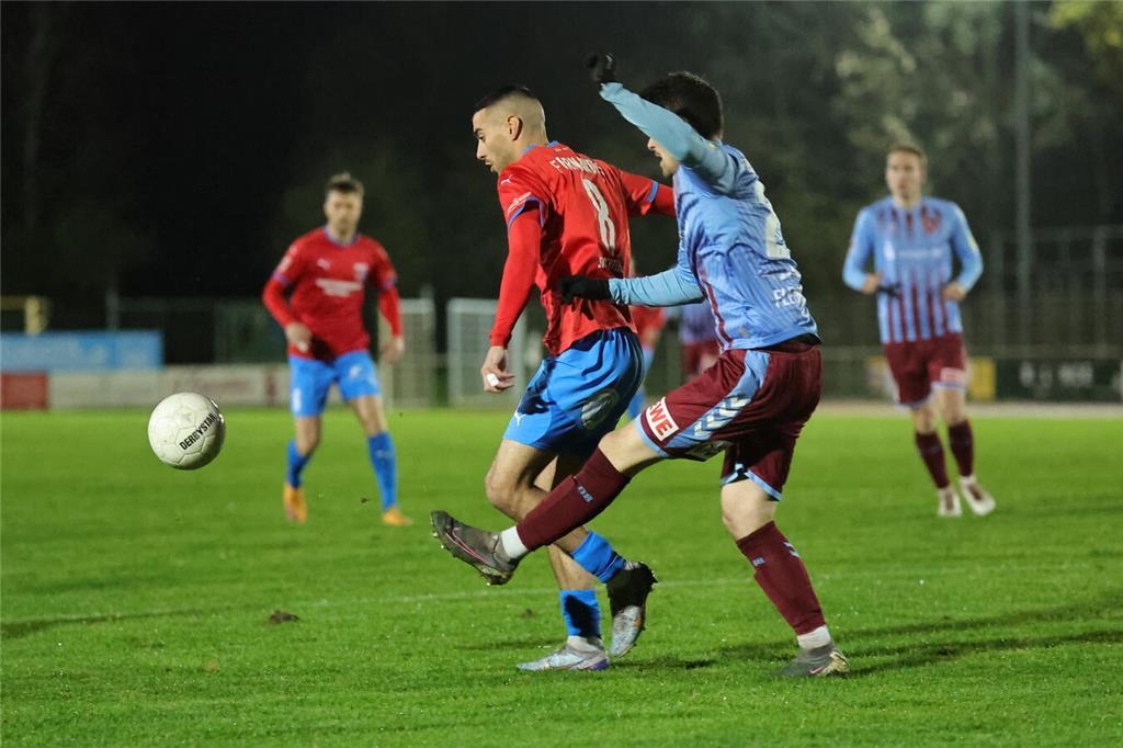 SV Drochtersen Assel - SC Weiche Flensburg, Freitag, 15. November 2024. Foto: Pi...