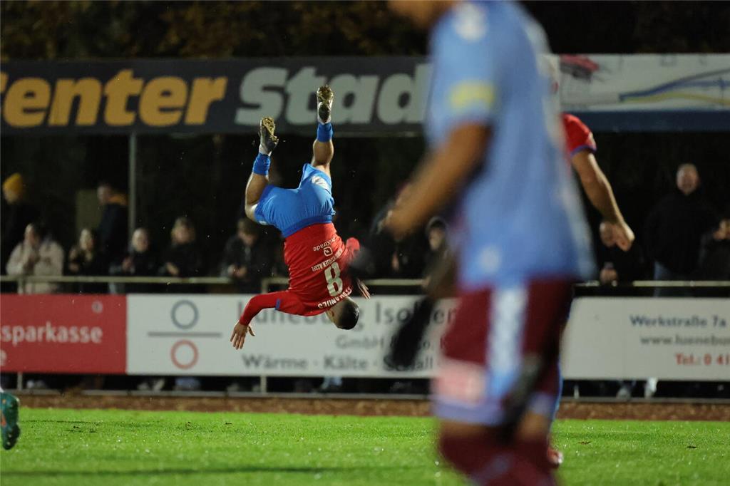 SV Drochtersen Assel - SC Weiche Flensburg, Freitag, 15. November 2024. Foto: Pi...