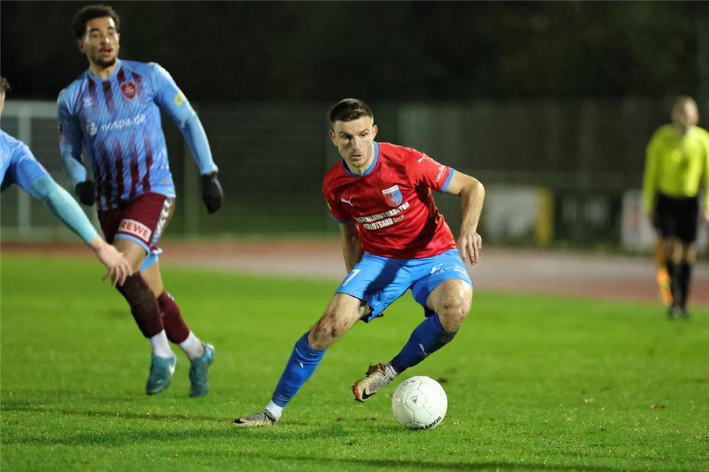 SV Drochtersen Assel - SC Weiche Flensburg, Freitag, 15. November 2024. Foto: Pi...