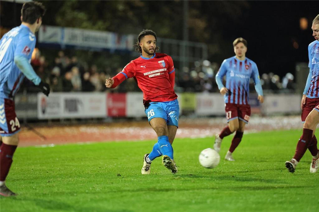 SV Drochtersen Assel - SC Weiche Flensburg, Freitag, 15. November 2024. Foto: Pi...