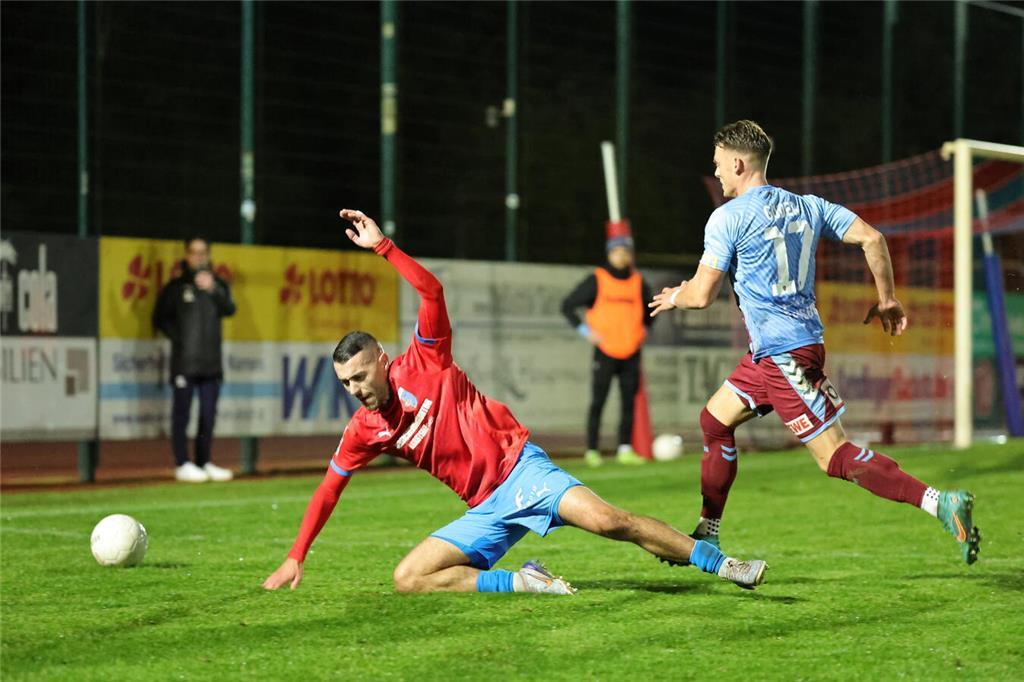 SV Drochtersen Assel - SC Weiche Flensburg, Freitag, 15. November 2024. Foto: Pi...