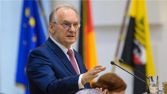 Sachsen-Anhalts Ministerpräsident Reiner Haseloff (CDU) drängt auf eine umfassende Aufarbeitung des Anschlags. (Archivbild)