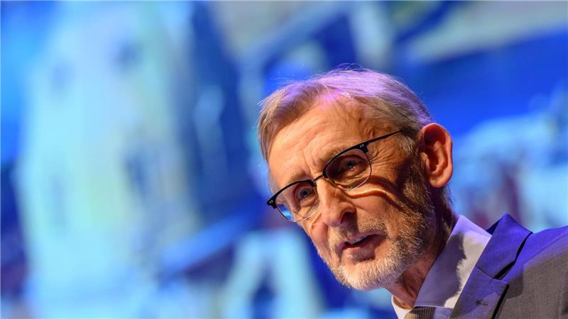 Sachsens Innenminister, Armin Schuster (CDU), will die Fankultur erhalten, aber die Gewalt aus den Stadien verbannen. (Archivfoto)