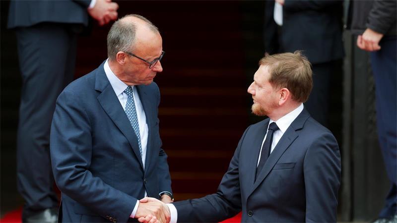 Gefährden die Ost-Rebellen Merz‘ Rentenreform? Sachsens Ministerpräsident Michael Kretschmer - hier beim Antrittsbesuch des Kanzlers vergangenes Jahr - fährt bei der Rente Friedrich Merz in die Parade. (Archivfoto)