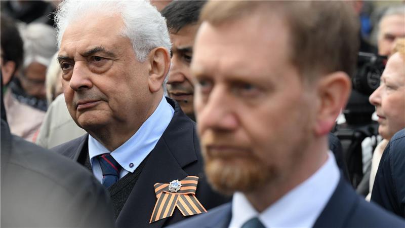 Sachsens Ministerpräsident legte einen Kranz nieder.