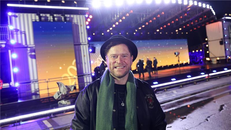 Sänger Johannes Oerding tritt bei der ZDF-Silvestershow in Hamburg auf.