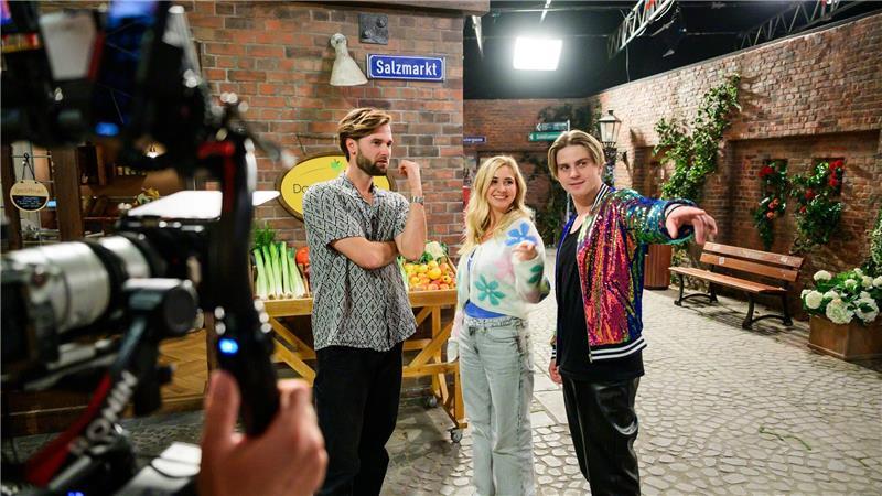 Vincent Gross spielt Gastrolle in Telenovela „Rote Rosen“ Sänger Vincent Gross (rechts) soll bei der ARD-Serie „Rote Rosen“ mitspielen.
