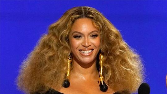 Sängerin Beyoncé führt als erste schwarze Frau die US-Charts der Country-Alben an.