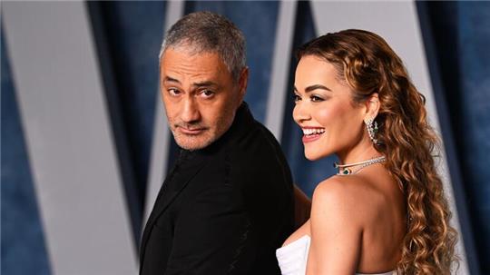 Sängerin Rita Ora und ihr Mann Taika Waititi bei der Vanity Fair Oscar Party im März in Beverly Hills.
