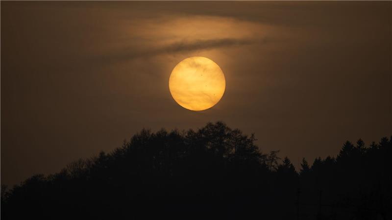 Saharastaub am Himmel über Baden-Württemberg
