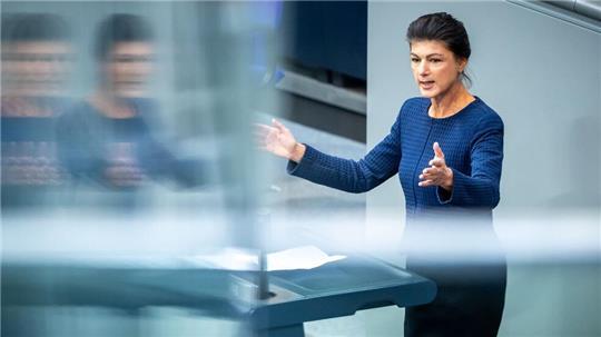 Sahra Wagenknecht schließt eine BSW-Kanzlerkandidatur nicht aus. (Archivbild)