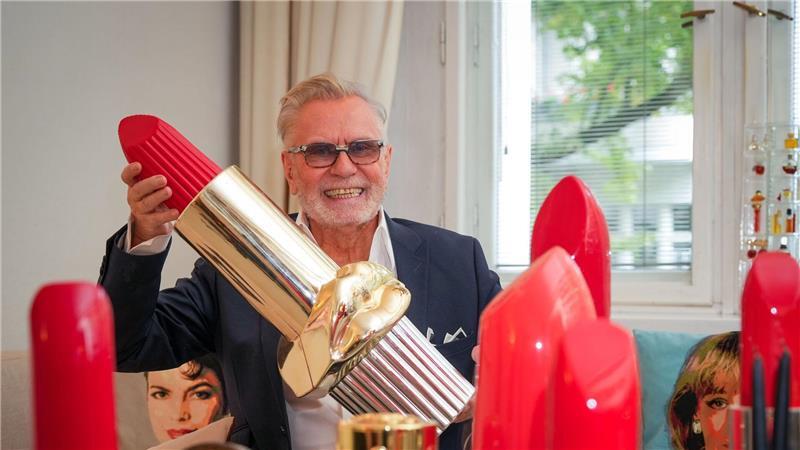 René Koch malt jetzt Bilder mit Lippenstiften Sammelt gerne Lippenstifte: der Berliner Visagist René Koch.