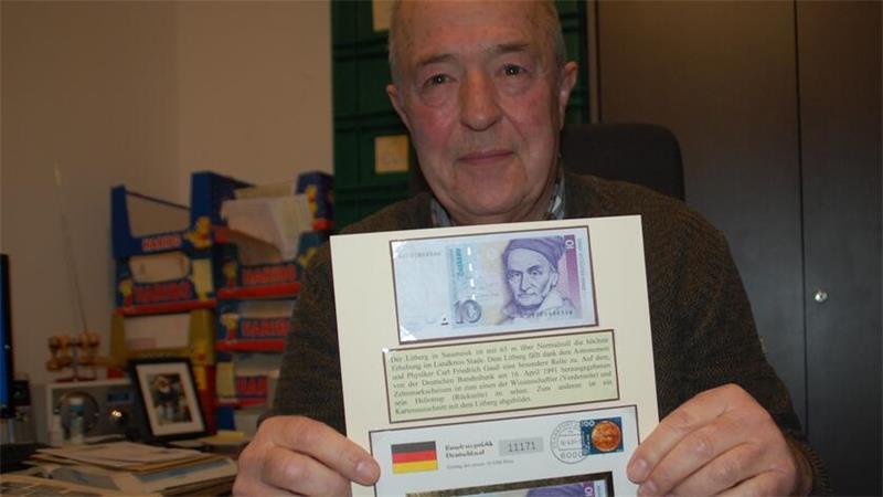 Sammler und Initiator der Börse: Günther Borchers, Vorsitzender des Vereins Briefmarken- und Münzenfreunde der Geest, aus Sauensiek.