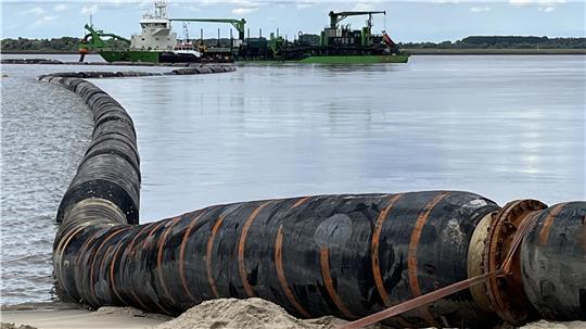Sand aus der Elbe könnte in der I. Meile für den Deichbau genutzt werden.