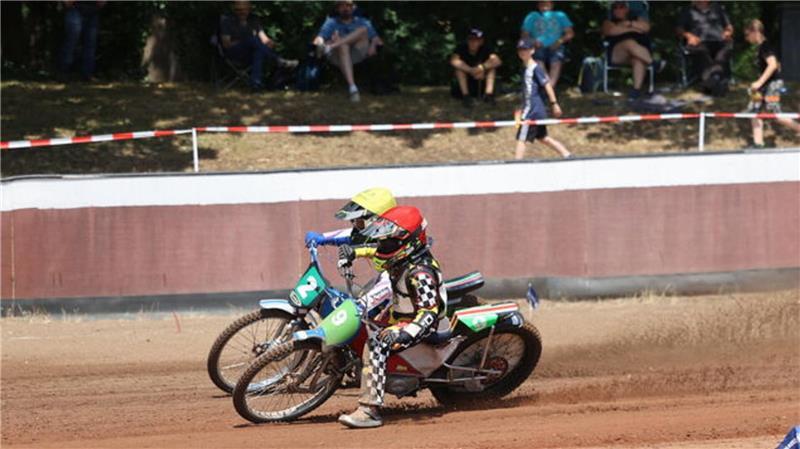 Sandbahnrennen der Klasse Junior B 125 ccm. Erik Barth (Nummer 9) konnte 2024 triumpfieren.