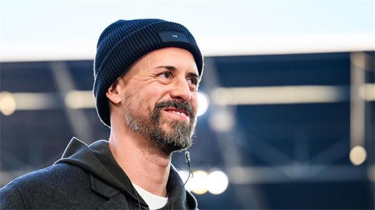 Sandro Wagner wird einem Bericht zufolge der neue Trainer von Hannover 96. (Archivbild)