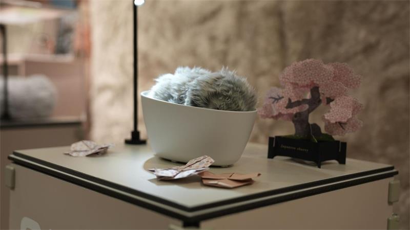KI zum Kuscheln: Wozu sind „Moflins“ gut? Sanfte Wärme, leise Atemgeräusche und unterschiedliche Laute sollen den Eindruck eines lebendigen Begleiters vermitteln.