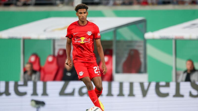 Braunschweig schlägt Panathinaikos Athen im Trainingslager Sanoussy Ba hat für seinen neuen Verein Eintracht Braunschweig im Test gegen Panathinaikos Athen getroffen.