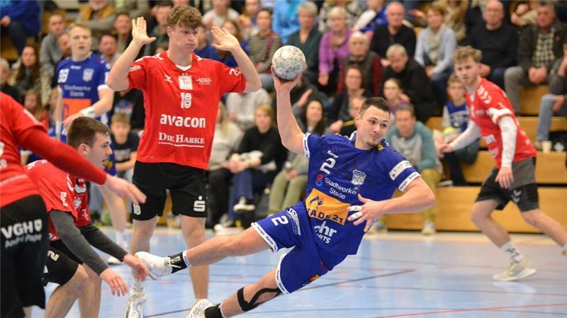 Fredenbeck spielt sich Frust von der Seele - Beckdorfer Schützenhilfe Santino Lenzsch erzielte zwei Treffer gegen Nienburg.