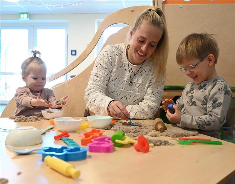 Sarah Stöckmann arbeitet in der Beckdorfer Kita "Die Schatzkiste".