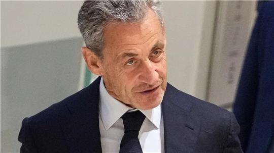 Sarkozy nennt das Urteil einen Skandal.