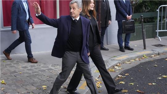 Sarkozy tritt seine Haft an.
