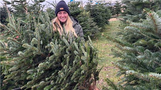 Saskia Blümel betreibt einen Weihnachtsbaumanbaubetrieb in Moisburg und ist Geschäftsführerin des Verbands natürlicher Weihnachtsbaum.