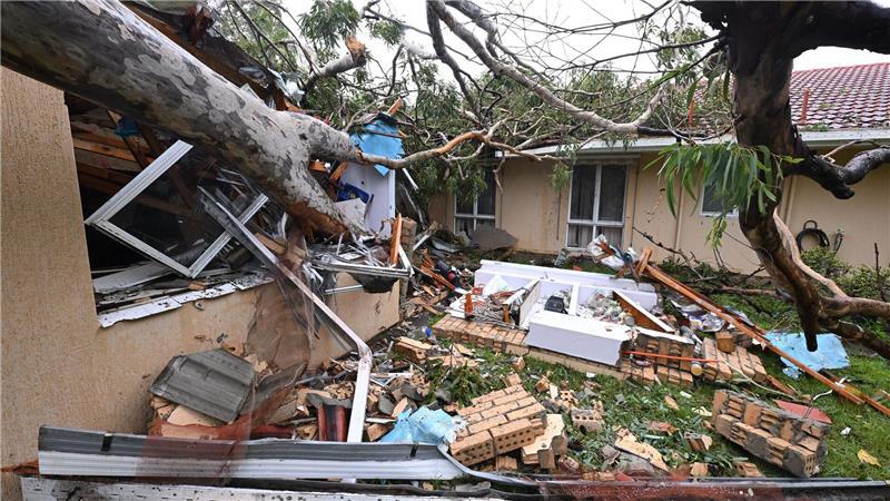 Schäden gab es schon vor der eigentlichen Ankunft des Zyklons.